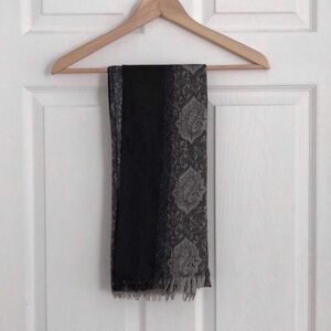 Lightweight patterned scarf